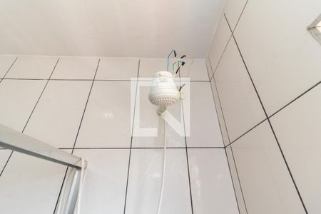 Banheiro de casa para alugar com 1 quarto, 60m² em Parque Guarani, São Paulo