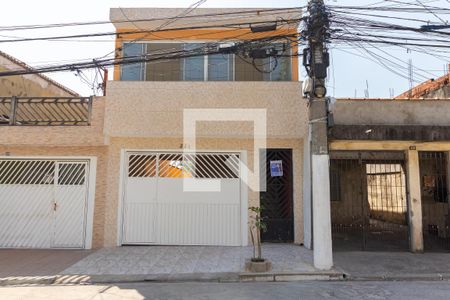 Fachada de casa para alugar com 1 quarto, 60m² em Parque Guarani, São Paulo
