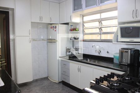 Casa à venda com 160m², 2 quartos e 2 vagasCozinha
