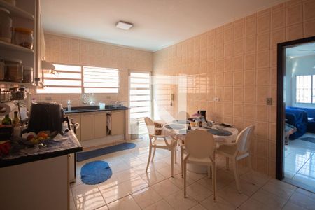 Casa à venda com 350m², 3 quartos e 3 vagasCozinha