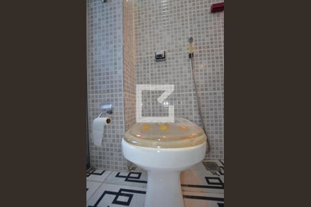 Apartamento para alugar com 60m², 2 quartos e sem vagaBanheiro