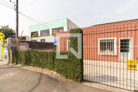 Fachada de casa para alugar com 1 quarto, 32m² em Cajuru, Curitiba