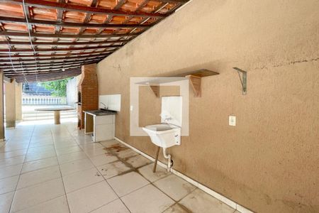 Casa para alugar com 222m², 2 quartos e 1 vagaÁrea de Serviço e Churrasqueira 
