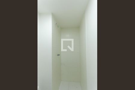 Apartamento à venda com 33m², 2 quartos e sem vagaBanheiro