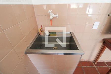 Casa à venda com 100m², 2 quartos e 4 vagas Casa à venda com 100m², 2 quartos e 4 vagasLavanderia