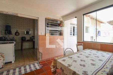 Casa à venda com 100m², 2 quartos e 4 vagas Casa à venda com 100m², 2 quartos e 4 vagasCopa