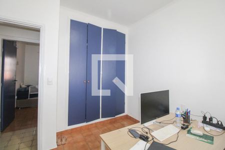 Casa à venda com 100m², 2 quartos e 4 vagas Casa à venda com 100m², 2 quartos e 4 vagasEscritório