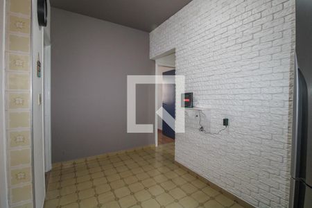 Casa à venda com 100m², 2 quartos e 4 vagas Casa à venda com 100m², 2 quartos e 4 vagasCozinha