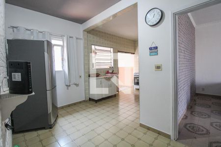 Casa à venda com 100m², 2 quartos e 4 vagas Casa à venda com 100m², 2 quartos e 4 vagasCozinha