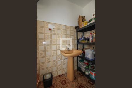 Casa à venda com 100m², 2 quartos e 4 vagas Casa à venda com 100m², 2 quartos e 4 vagasBanheiro de serviço