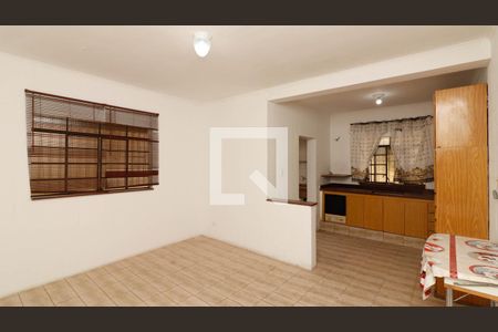 Casa à venda com 200m², 2 quartos e 2 vagasCozinha