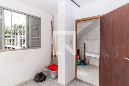 Casa à venda com 250m², 4 quartos e 2 vagasÁrea de Serviço inferior