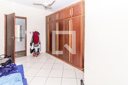 Casa à venda com 250m², 4 quartos e 2 vagasSuíte