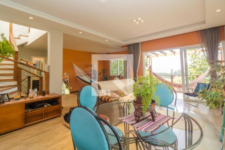 Sala de casa à venda com 2 quartos, 299m² em Vila Nova, Porto Alegre