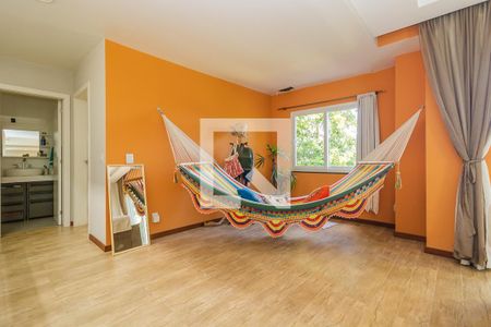 Sala de casa à venda com 2 quartos, 299m² em Vila Nova, Porto Alegre