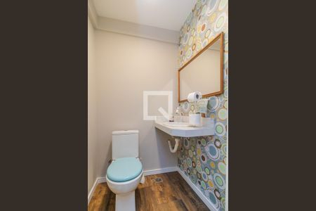 Casa à venda com 299m², 2 quartos e 2 vagasLavabo