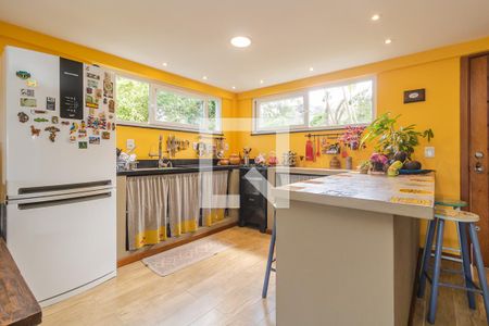 Casa à venda com 299m², 2 quartos e 2 vagasCozinha