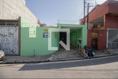 Casa para alugar com 214m², 3 quartos e 2 vagas Casa para alugar com 214m², 3 quartos e 2 vagasfachada