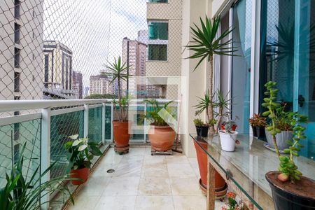 Apartamento à venda com 151m², 2 quartos e 2 vagasVaranda
