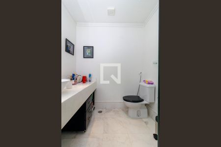 Apartamento à venda com 151m², 2 quartos e 2 vagasSuíte 1 - Banheiro