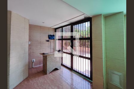 Apartamento para alugar com 80m², 3 quartos e 1 vagaFachada e portaria