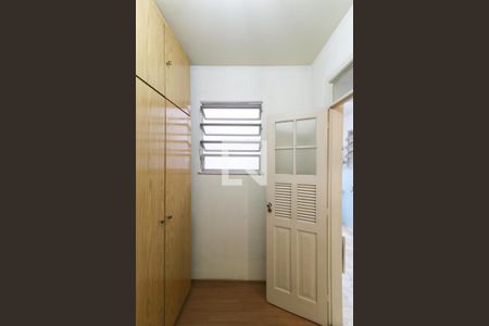 Apartamento à venda com 56m², 2 quartos e 1 vaga Apartamento à venda com 56m², 2 quartos e 1 vagaQuarto de Serviço