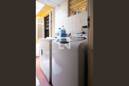 Casa à venda com 342m², 3 quartos e 2 vagasLavanderia 