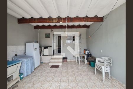 Casa à venda com 150m², 4 quartos e 1 vaga Casa à venda com 150m², 4 quartos e 1 vagaArea de Serviço e Varanda