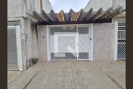Casa à venda com 150m², 4 quartos e 1 vaga Casa à venda com 150m², 4 quartos e 1 vagaFachada