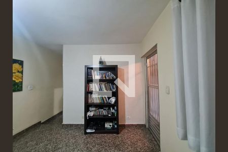 Casa à venda com 150m², 4 quartos e 1 vaga Casa à venda com 150m², 4 quartos e 1 vagaEscritório
