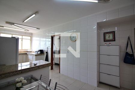 Apartamento à venda com 176m², 3 quartos e 3 vagasCozinha