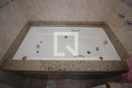 Apartamento à venda com 176m², 3 quartos e 3 vagasSuíte 2 Banheiro