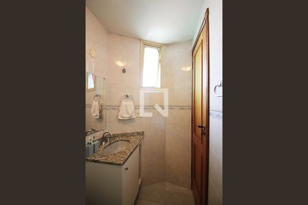 Apartamento à venda com 176m², 3 quartos e 3 vagasSuíte 1 Banheiro