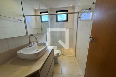 Apartamento para alugar com 122m², 3 quartos e 2 vagas Apartamento para alugar com 122m², 3 quartos e 2 vagasBanheiro da Suíte 01