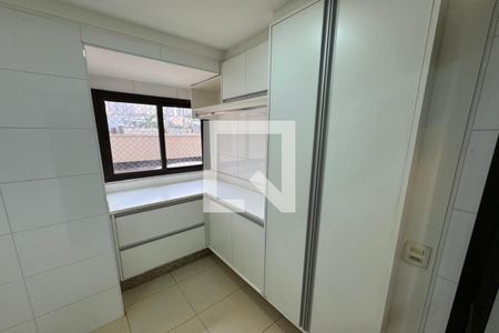 Apartamento para alugar com 122m², 3 quartos e 2 vagas Apartamento para alugar com 122m², 3 quartos e 2 vagasLavanderia