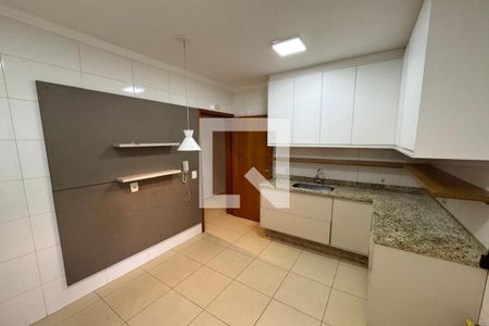 Apartamento para alugar com 122m², 3 quartos e 2 vagas Apartamento para alugar com 122m², 3 quartos e 2 vagasCozinha