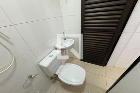 Apartamento para alugar com 122m², 3 quartos e 2 vagas Apartamento para alugar com 122m², 3 quartos e 2 vagasBanheiro de Serviços