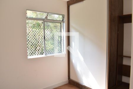 Quarto 2 de apartamento para alugar com 2 quartos, 47m² em Santa Cândida, Curitiba