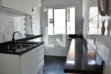 Cozinha de apartamento para alugar com 2 quartos, 47m² em Santa Cândida, Curitiba