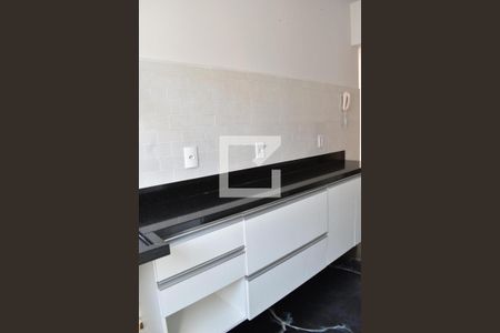 Cozinha de apartamento para alugar com 2 quartos, 47m² em Santa Cândida, Curitiba