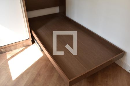 Quarto 2 de apartamento para alugar com 2 quartos, 47m² em Santa Cândida, Curitiba