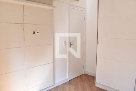 Quarto 1 de apartamento para alugar com 2 quartos, 47m² em Santa Cândida, Curitiba
