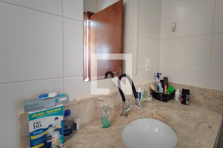 Casa de condomínio à venda com 360m², 4 quartos e 6 vagas Casa de condomínio à venda com 360m², 4 quartos e 6 vagasBanheiro Social