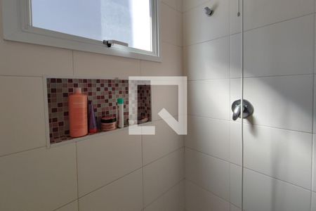 Casa de condomínio à venda com 360m², 4 quartos e 6 vagas Casa de condomínio à venda com 360m², 4 quartos e 6 vagasBanheiro Suíte