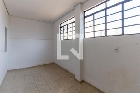 Casa para alugar com 65m², 2 quartos e sem vagaÁrea de Serviço