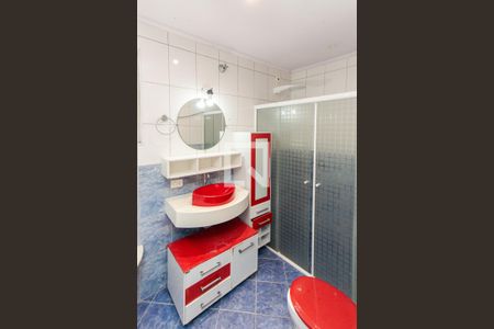 Casa à venda com 100m², 2 quartos e 2 vagasBanheiro da Suíte