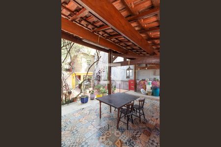 Casa à venda com 100m², 2 quartos e 2 vagasTerraço