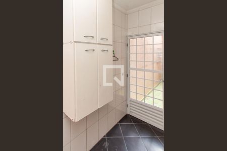 Casa à venda com 100m², 2 quartos e 2 vagasÁrea de Serviço