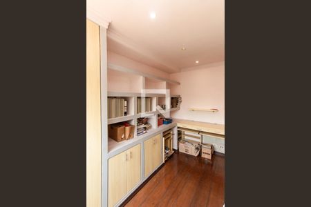 Casa à venda com 100m², 2 quartos e 2 vagasQuarto