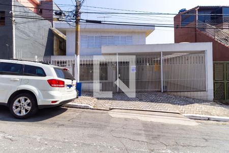 Casa à venda com 130m², 3 quartos e 3 vagas Casa à venda com 130m², 3 quartos e 3 vagasFachada